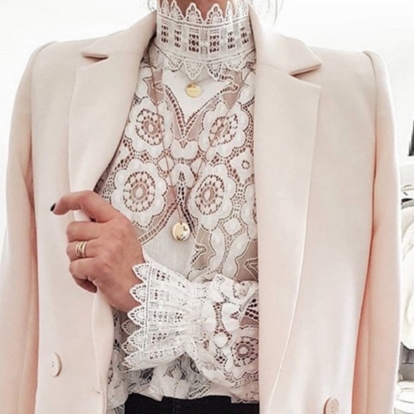 Last 1 💕Lace Cap Neck Top with Bell Sleeve - Picture 5 of 8